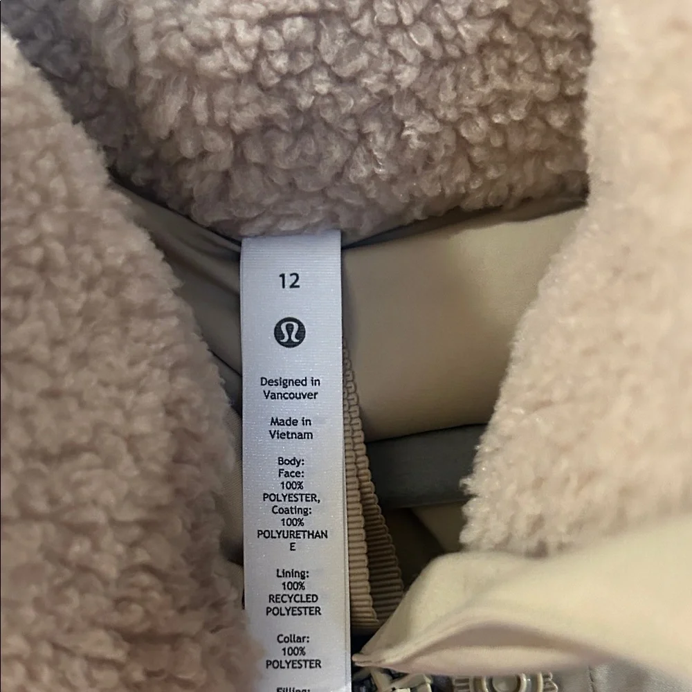 Lululemon Athletica Beige Puffer Vest - Picture 2 of 8